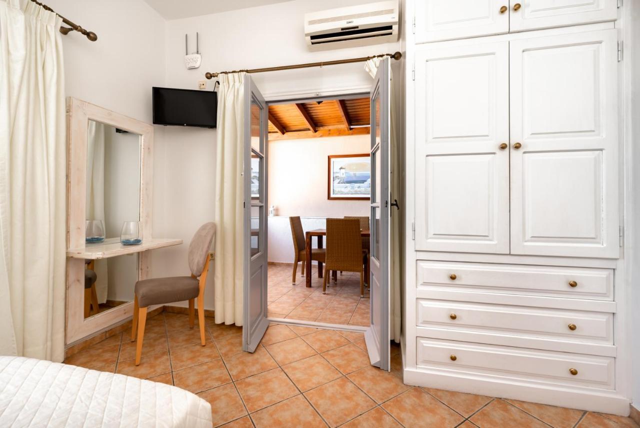 Villa By Hotel Thira Фира Екстериор снимка
