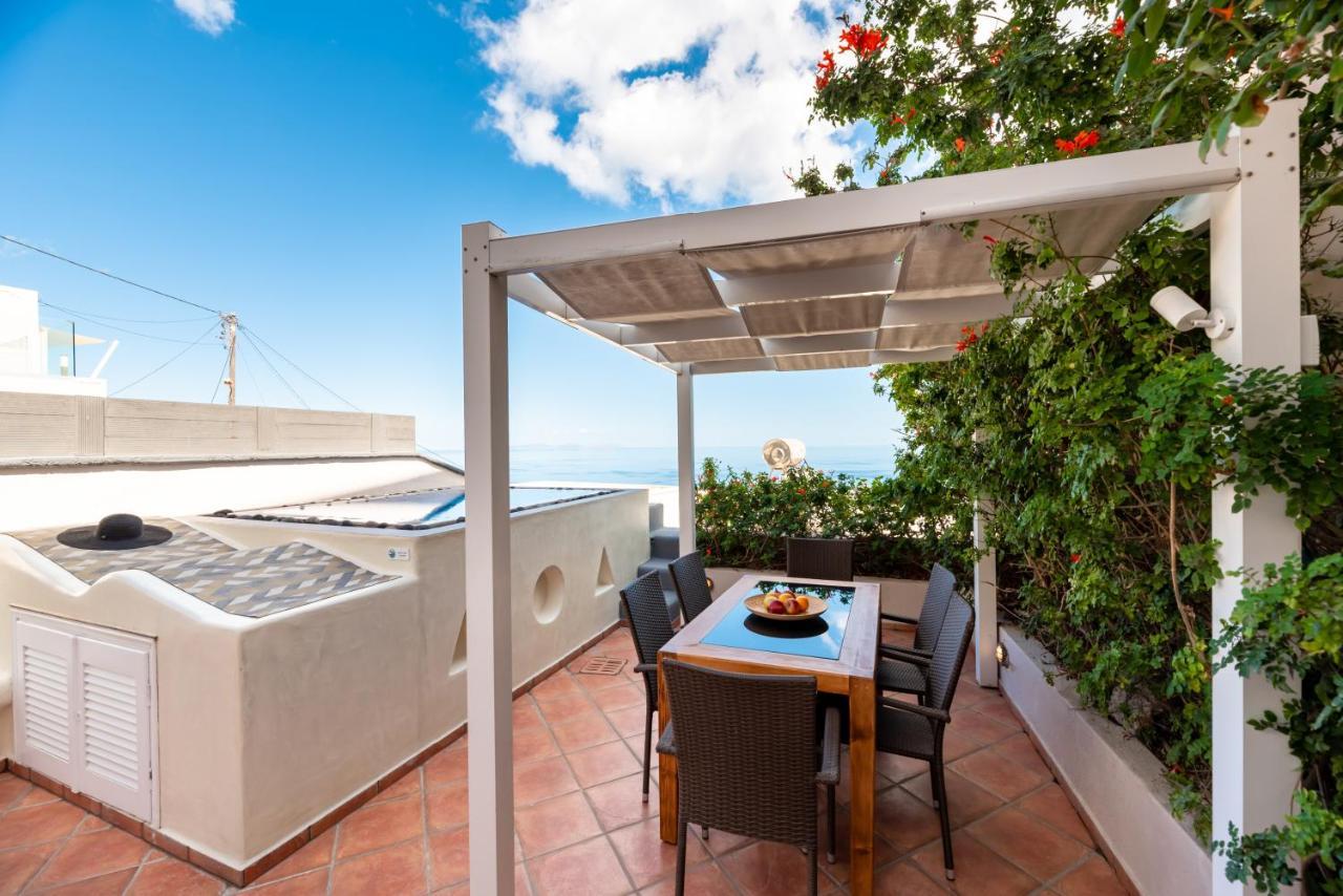 Villa By Hotel Thira Фира Екстериор снимка