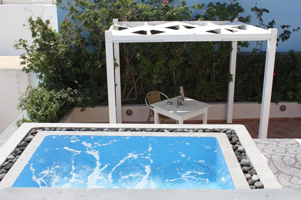 Villa By Hotel Thira Фира Екстериор снимка